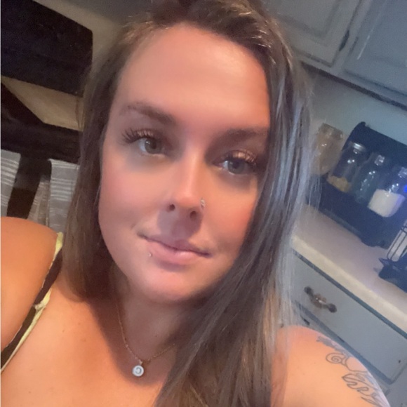 Meet your Posher, Faith - Picture 1 of 1